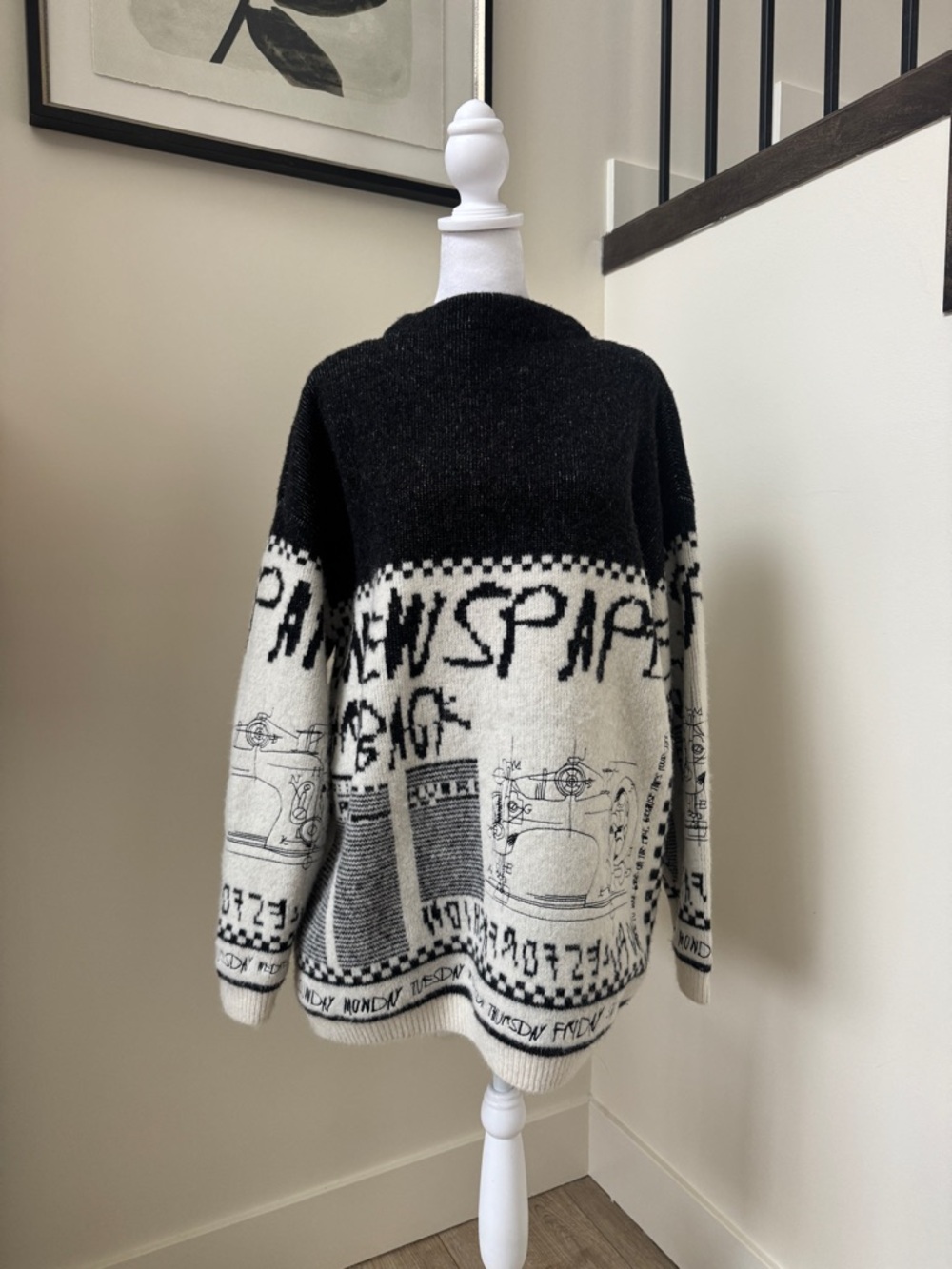 Black & White Graphic Knit Sweater - Unbranded - Picture 3 of 9